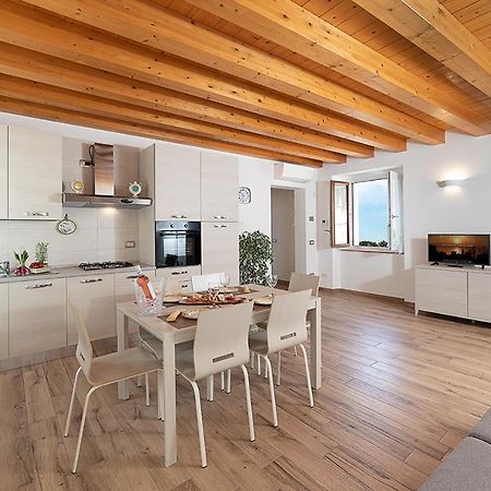 Willa Casa Rossa - Regarda Travel Bardolino Zewnętrze zdjęcie