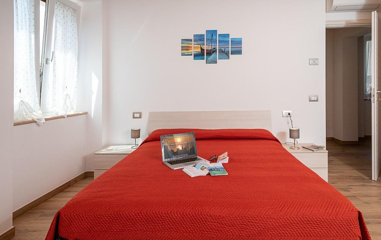 Willa Casa Rossa - Regarda Travel Bardolino Zewnętrze zdjęcie