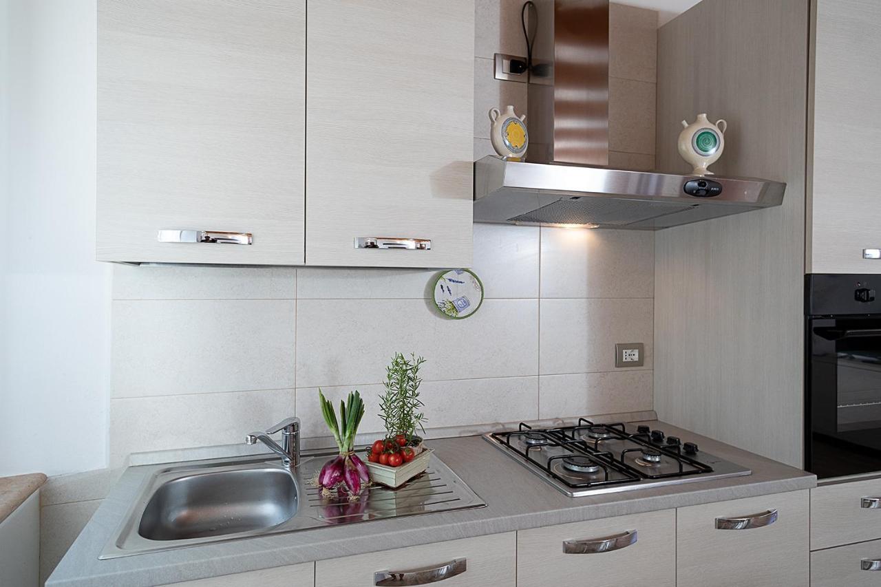 Willa Casa Rossa - Regarda Travel Bardolino Zewnętrze zdjęcie