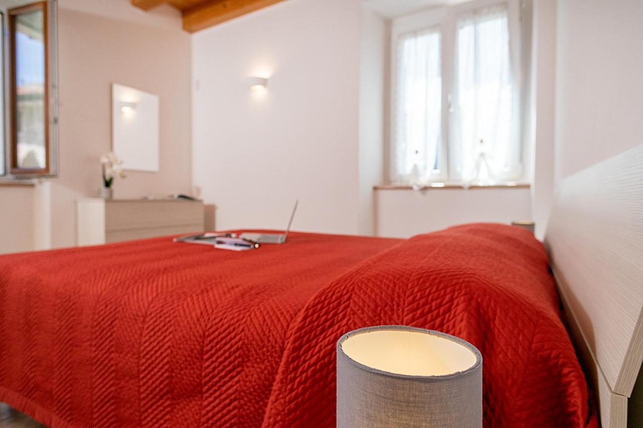Willa Casa Rossa - Regarda Travel Bardolino Zewnętrze zdjęcie