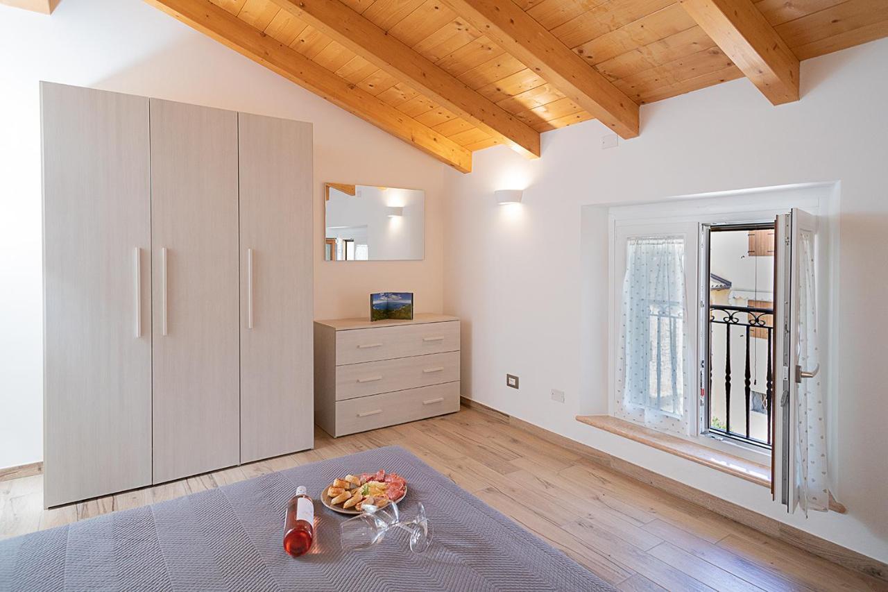 Willa Casa Rossa - Regarda Travel Bardolino Zewnętrze zdjęcie