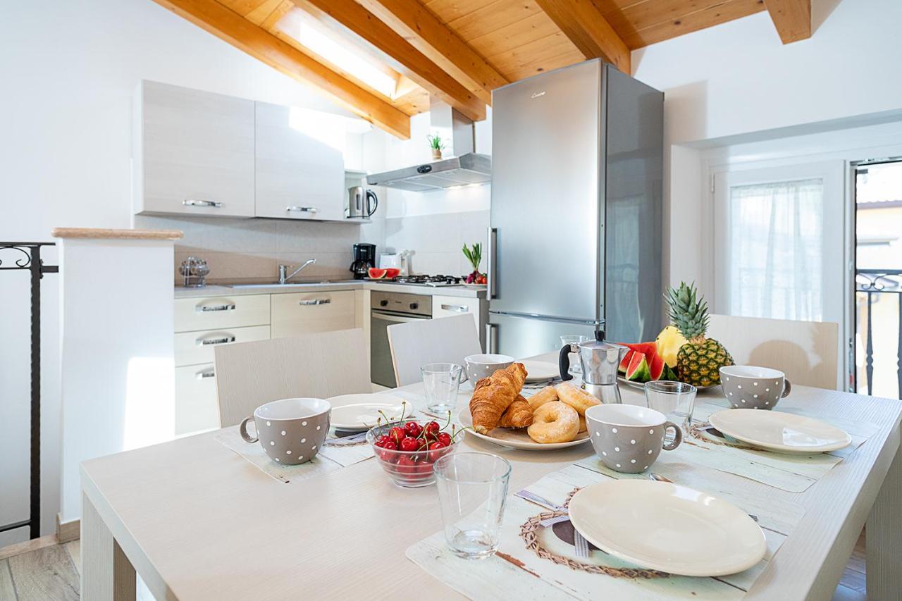 Willa Casa Rossa - Regarda Travel Bardolino Zewnętrze zdjęcie